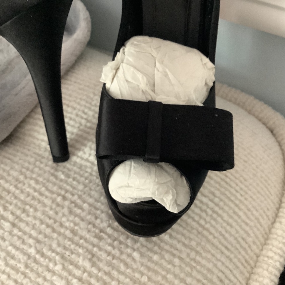 Shoes - Picture 7 of 13